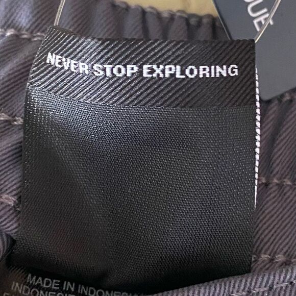 The North Face Gray Relaxed Fit Standard Wide Leg Pants. NWT! Size 10 - Picture 13 of 15